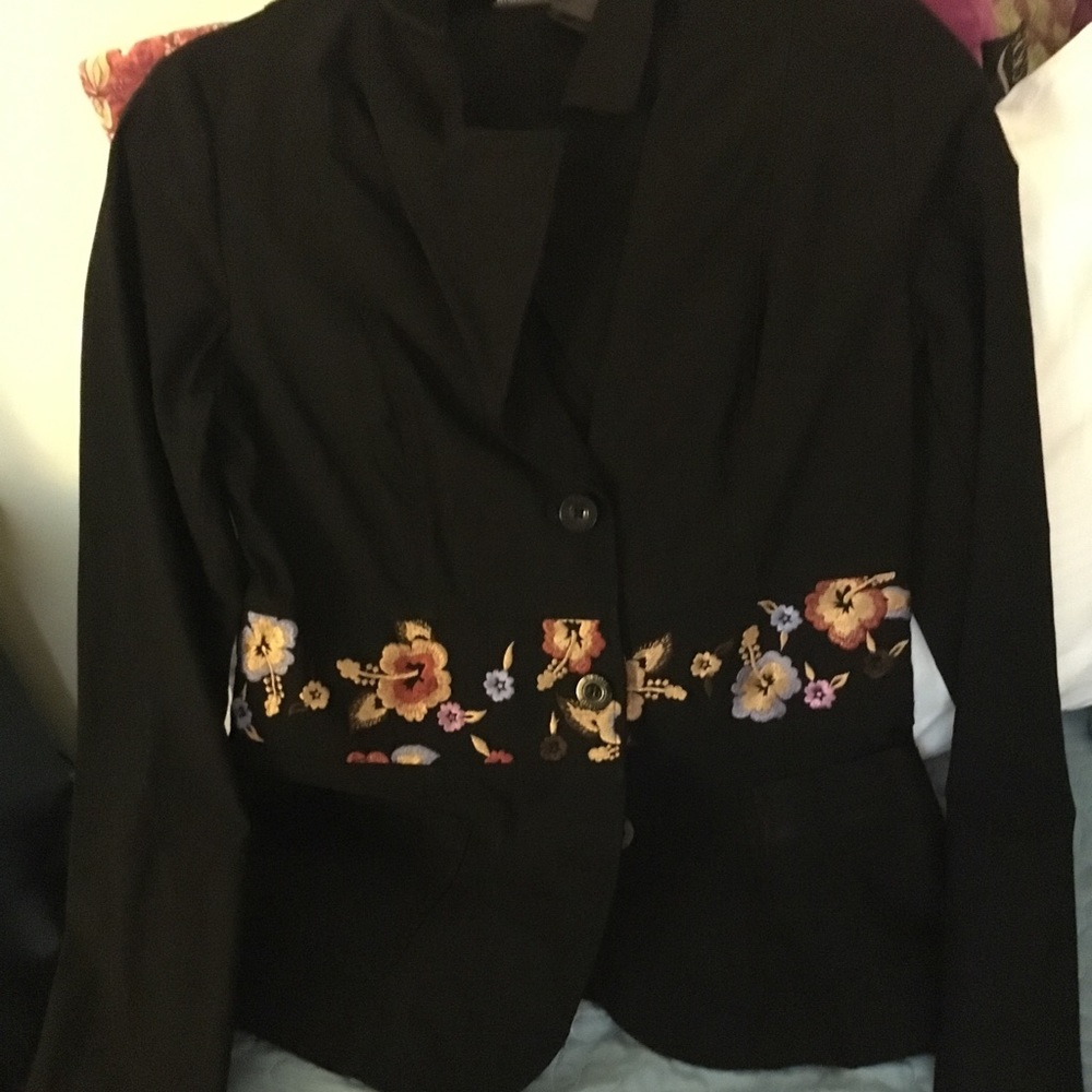 Beautiful stretchy tailored blazer